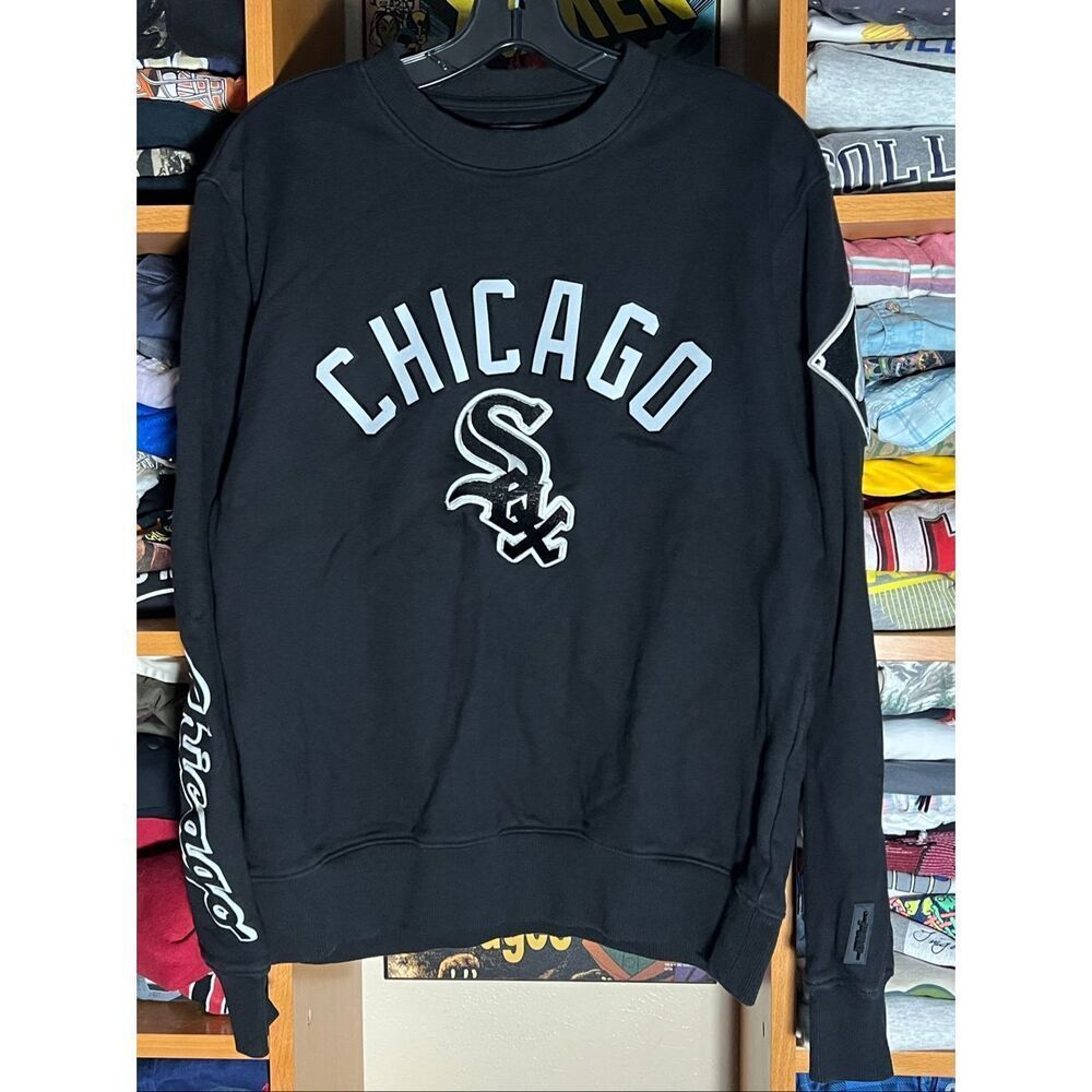 Pro Standard Chicago White Sox Velvet Embroidered Sweatshirt Medium
